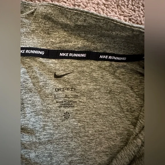 Nike Dri-FIT Quarter Zip Top. - Picture 3 of 5